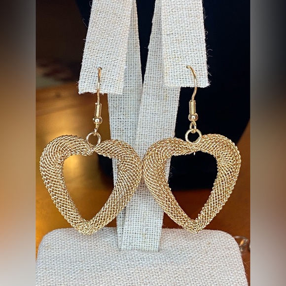 Beautiful Earrings Bundle - Picture 5 of 7